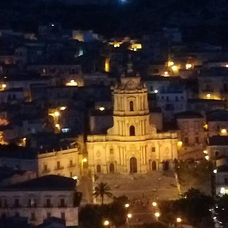 Terrazza Con Vista 'Casa Ziicedda' Villa Modica Luaran gambar