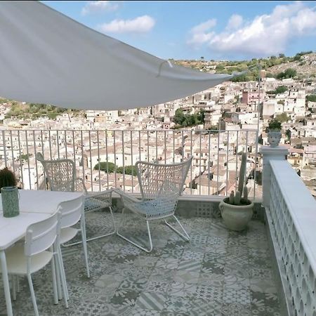 Terrazza Con Vista 'Casa Ziicedda' Villa Modica Luaran gambar