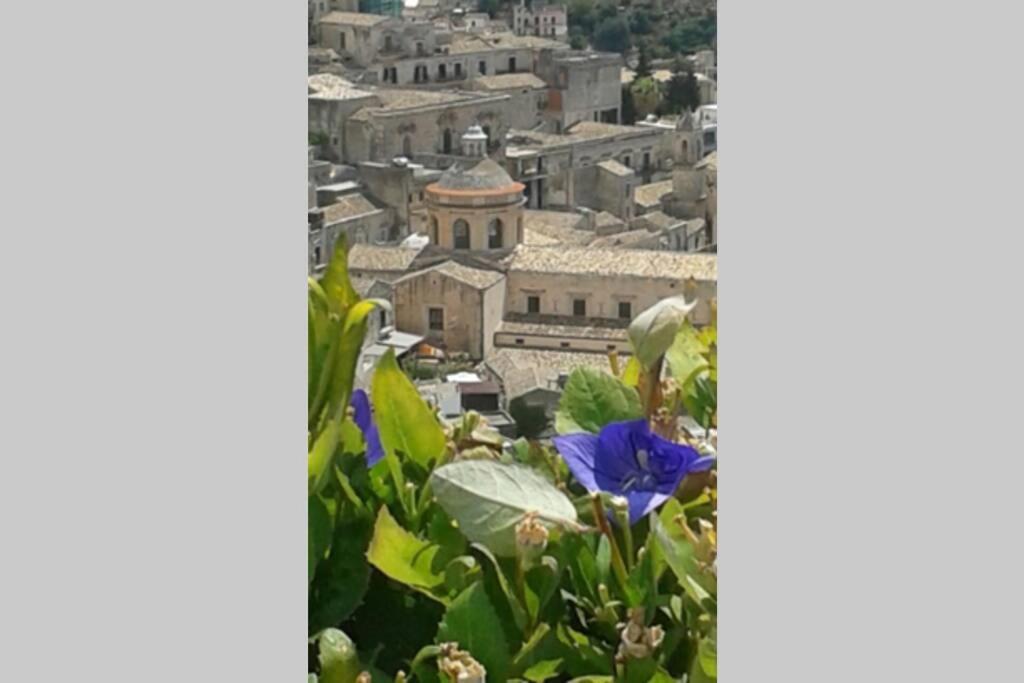 Terrazza Con Vista 'Casa Ziicedda' Villa Modica Luaran gambar
